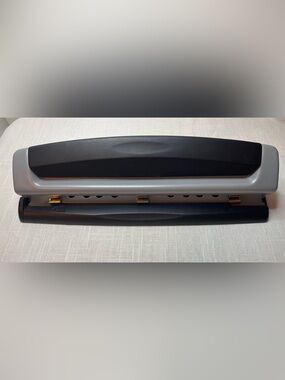 Swingline Black/Silver Desktop Three Hole Adjustable Centers Punch 74026/28/29